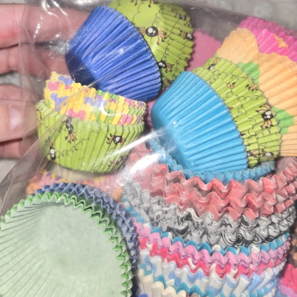 Over 400 Colorful Cupcake Liners Set